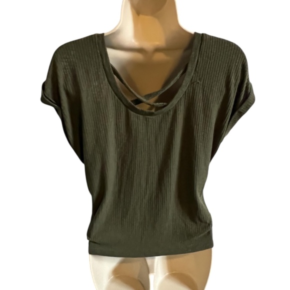 Crop Top - Picture 4 of 4